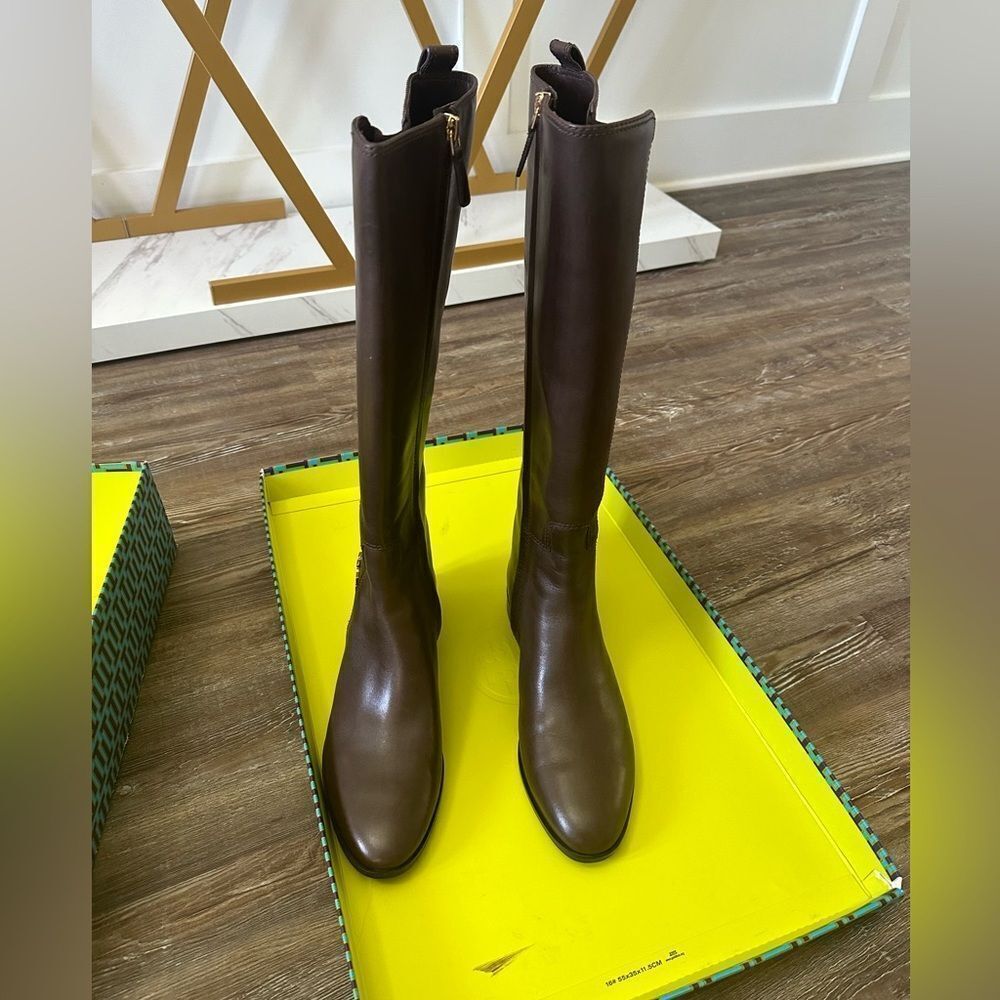 Tory Burch Boots with gold metal logo - Picture 3 of 7